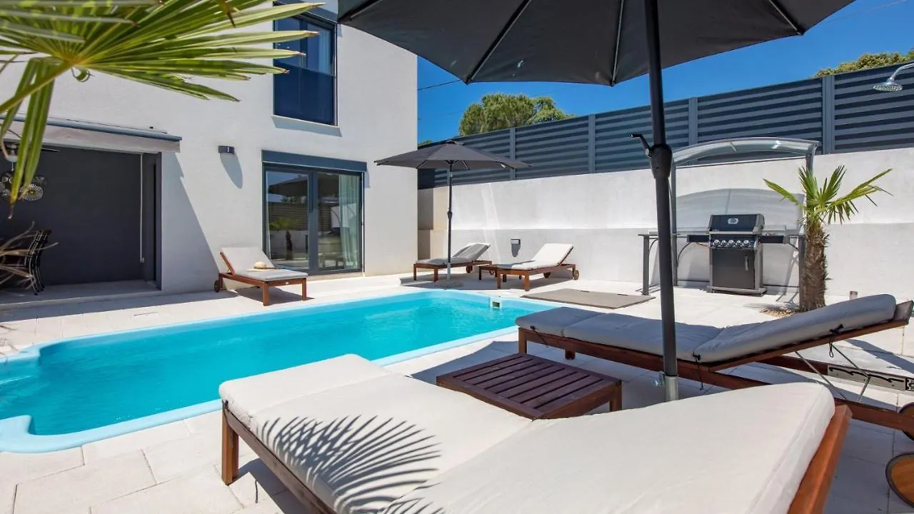 Modern Holiday House Jadranka With Pool Pinezici