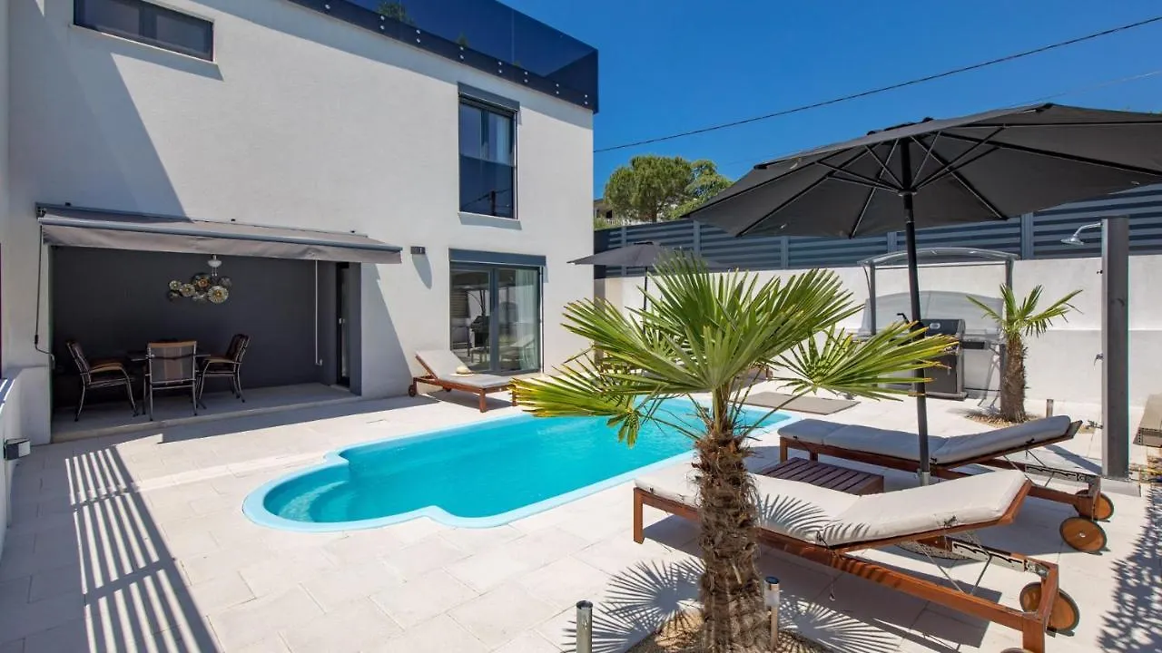 Holiday home Modern Holiday House Jadranka With Pool Pinezici