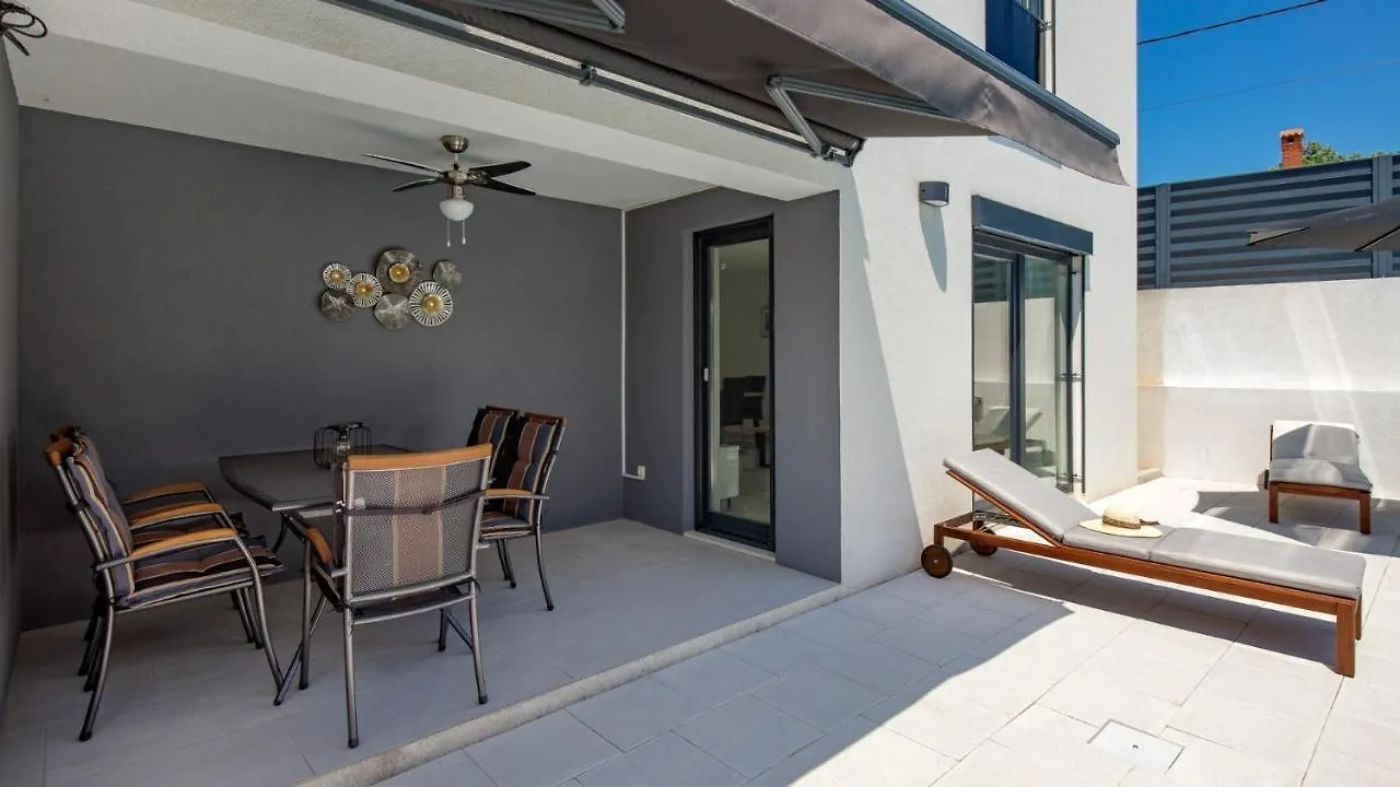 Modern Holiday House Jadranka With Pool Pinezici  Pinezici (Krk)