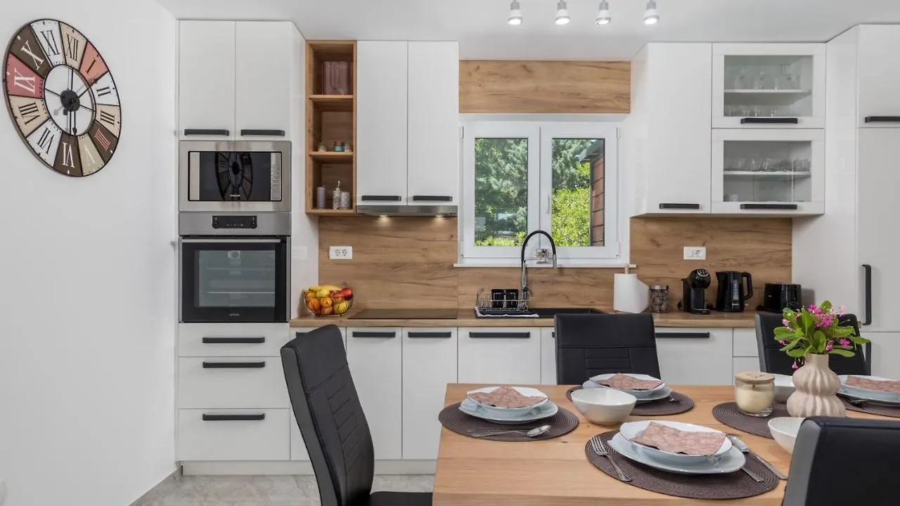 Dom wakacyjny Modern Holiday House Jadranka With Pool Pinezići Chorwacja